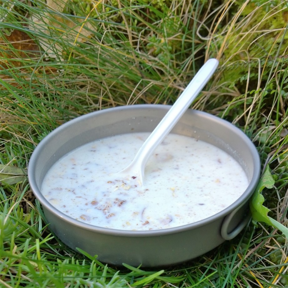 Vargo Outdoors Titanium Ti-Boiler : Using the 400ml lid as a breakfast bowl (c)2016 David Marshall