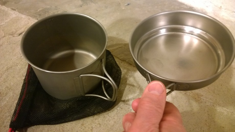 Vargo Outdoors Titaium Ti-Boiler : 900ml mug, 400ml pan & mesh stow bag (c)2016 David Marshall